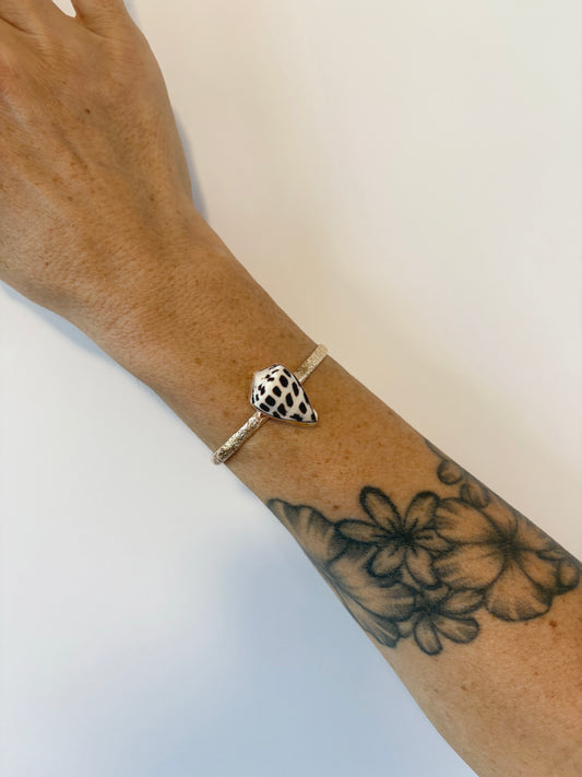 Hebrew Shell Floral cuff
