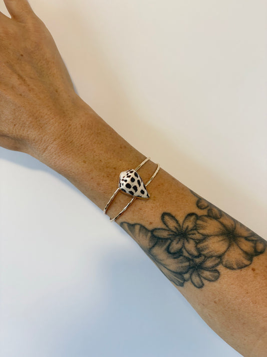 Hebrew Shell Double Band cuff